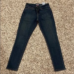 Women’s skinny jeans